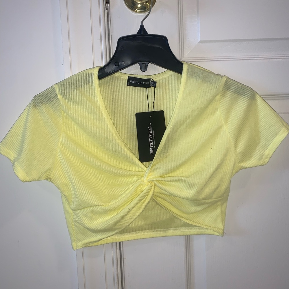 NWT Rib Knot Front Short Sleeve Crop Top - PrettyLittleThing size 10 US in Lemon